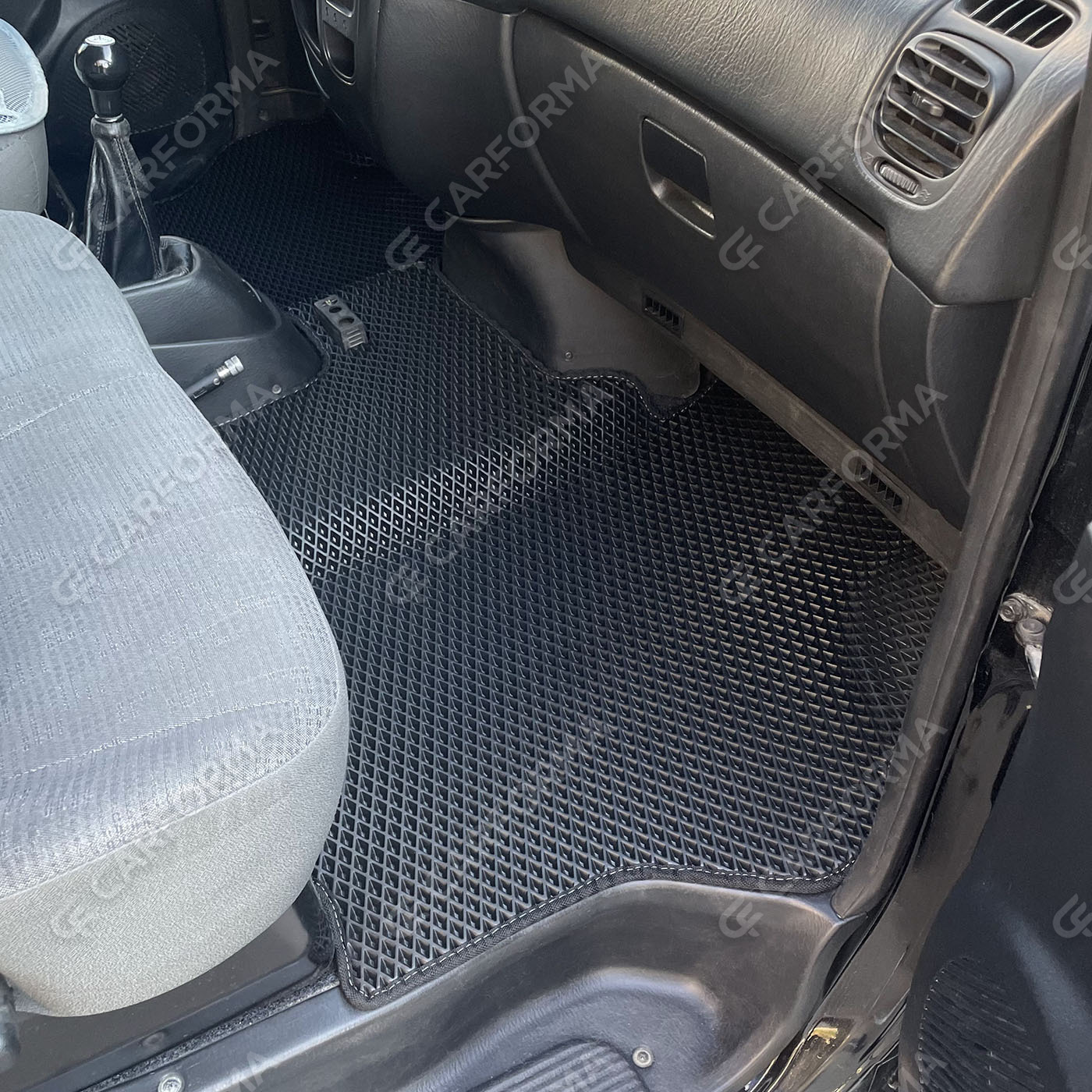 Коврики на Hyundai H1 I 1996&nbsp;-&nbsp;2007 в Москве