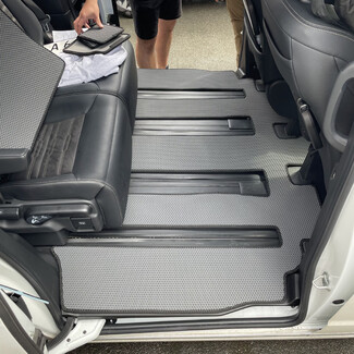 Ворсовые коврики на Honda StepWGN VI 2022 - 2026 в Москве Ворсовые коврики на Honda StepWGN VI 2022 - 2026 в Москве